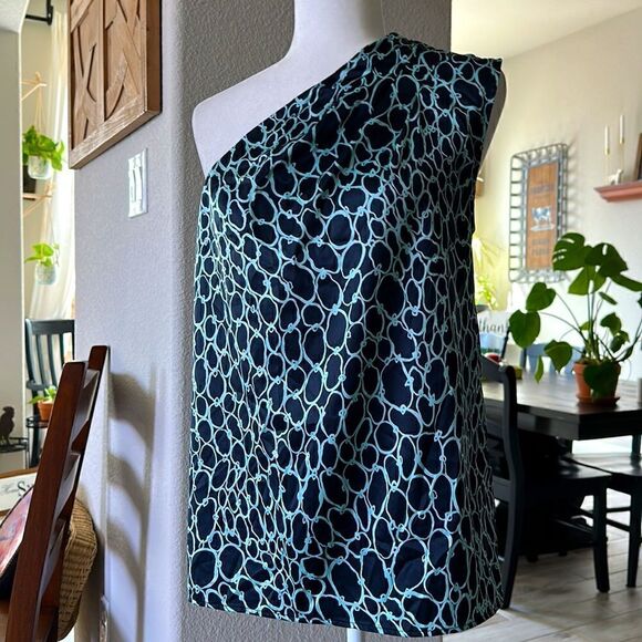 The Limited One Shoulder Navy Blue Sleeveless Top M NWT Circles Lightweight - Picture 9 of 9